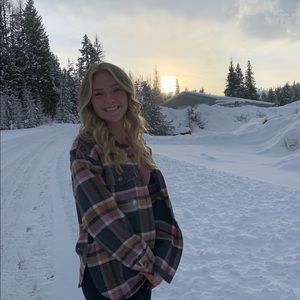 Meet your Posher, Liv